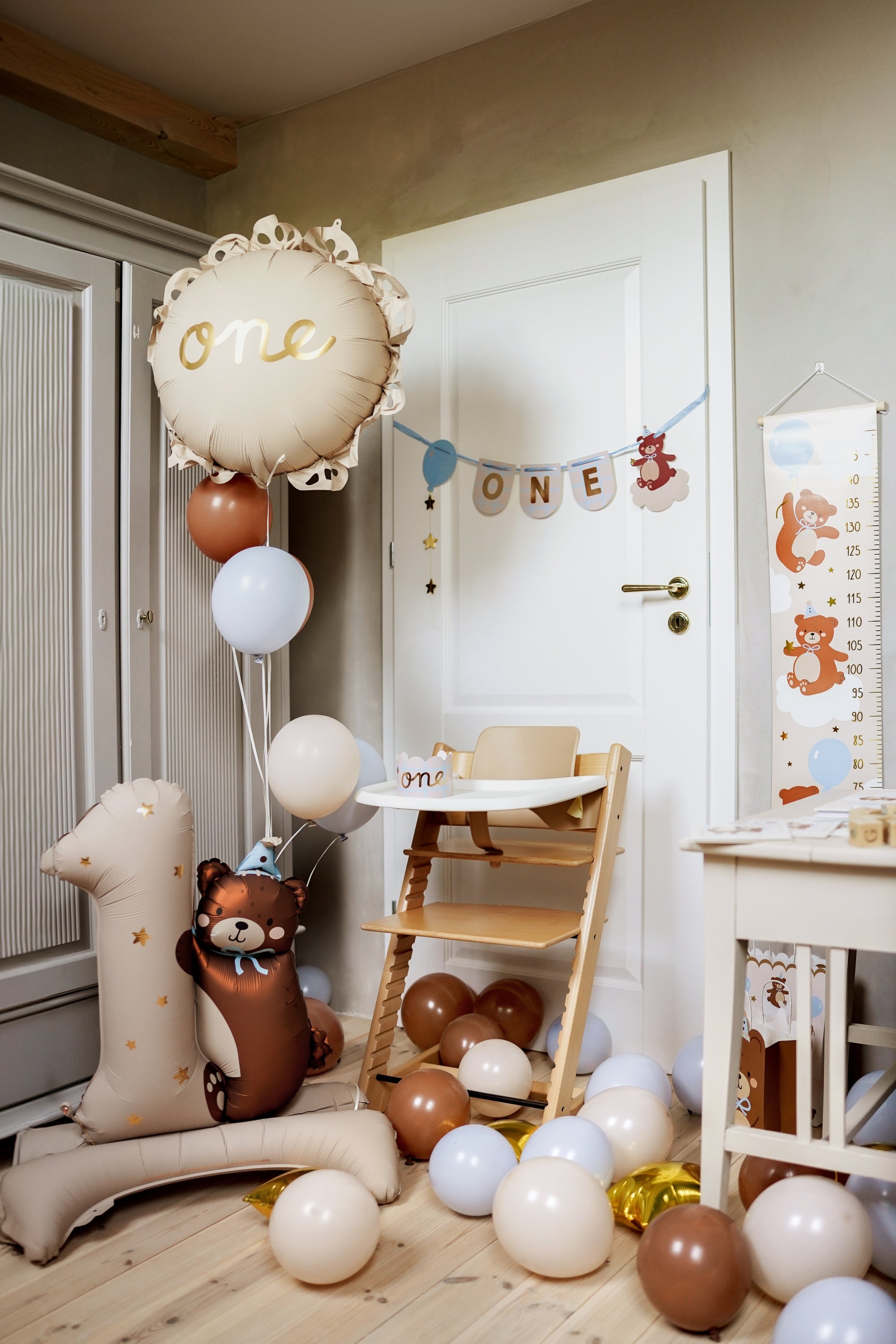 Foil Balloon “One” con Ruffle 51.5 cm